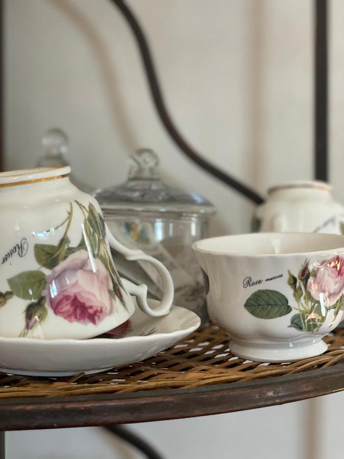 Sainte-Suzanne  Cote Jardin Bed & Breakfast エクステリア 写真