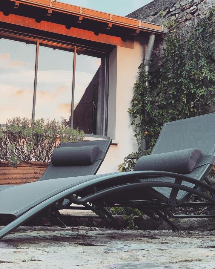 Sainte-Suzanne  Cote Jardin Bed & Breakfast エクステリア 写真