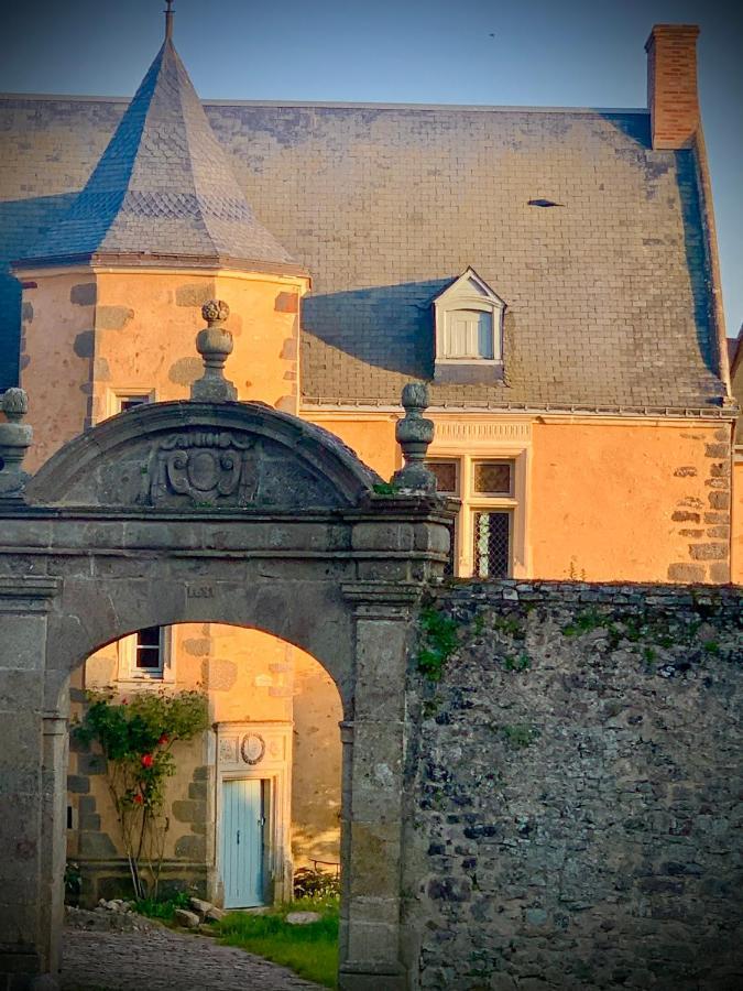 Sainte-Suzanne  Cote Jardin Bed & Breakfast エクステリア 写真