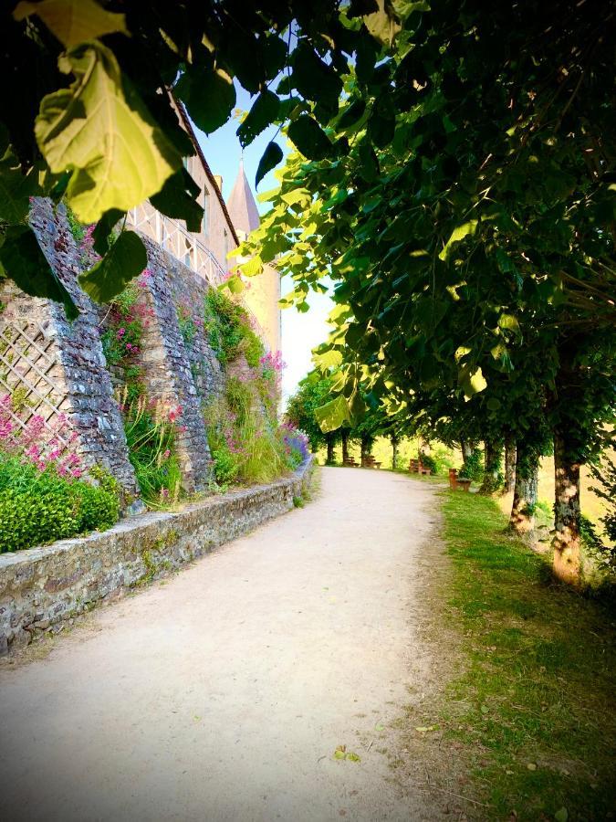 Sainte-Suzanne  Cote Jardin Bed & Breakfast エクステリア 写真